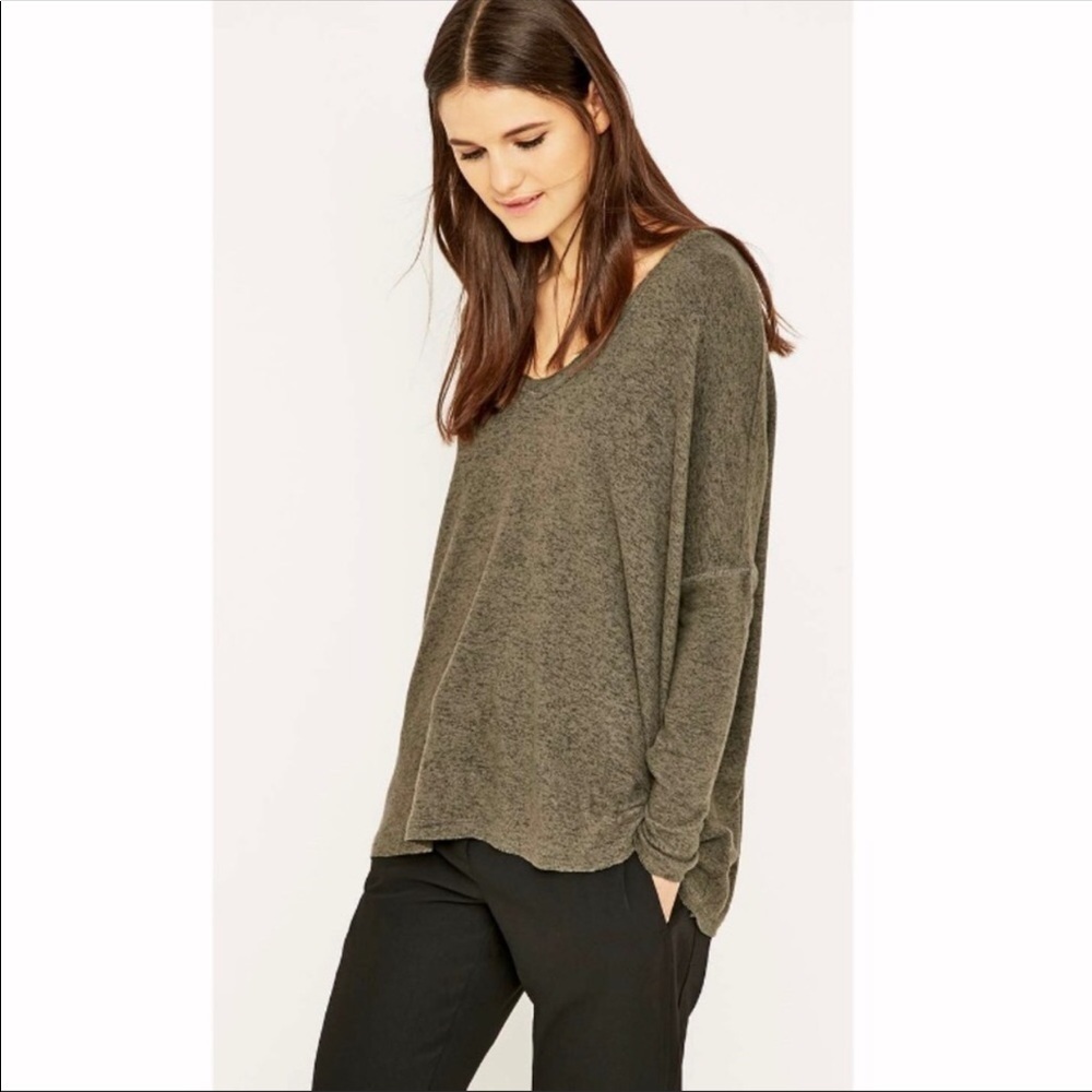 Silence & Noise gray oversized knit top Sz small